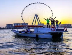 Dubai Marina: 90-Min Sunset Sightseeing Boat Tour by Abra Tours